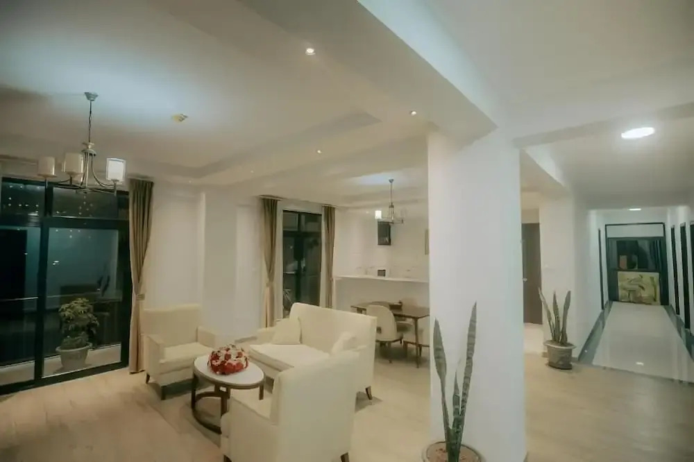 Authopia Hotel