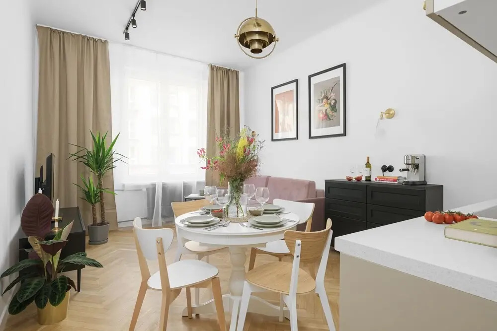 oompH Warsaw Central Vintage Apartment
