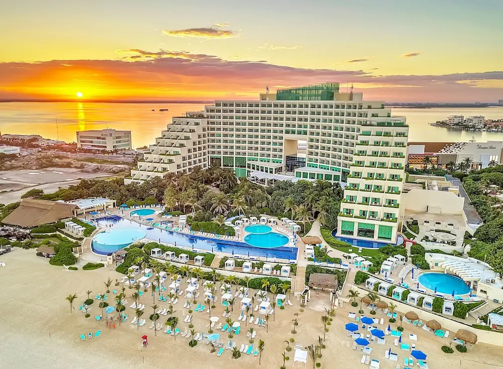 Fiesta Americana Club at Live Aqua by Go Travel Club