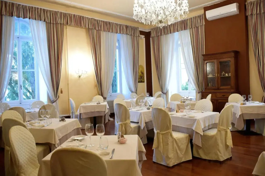 Отель Grand Hotel & Des Anglais