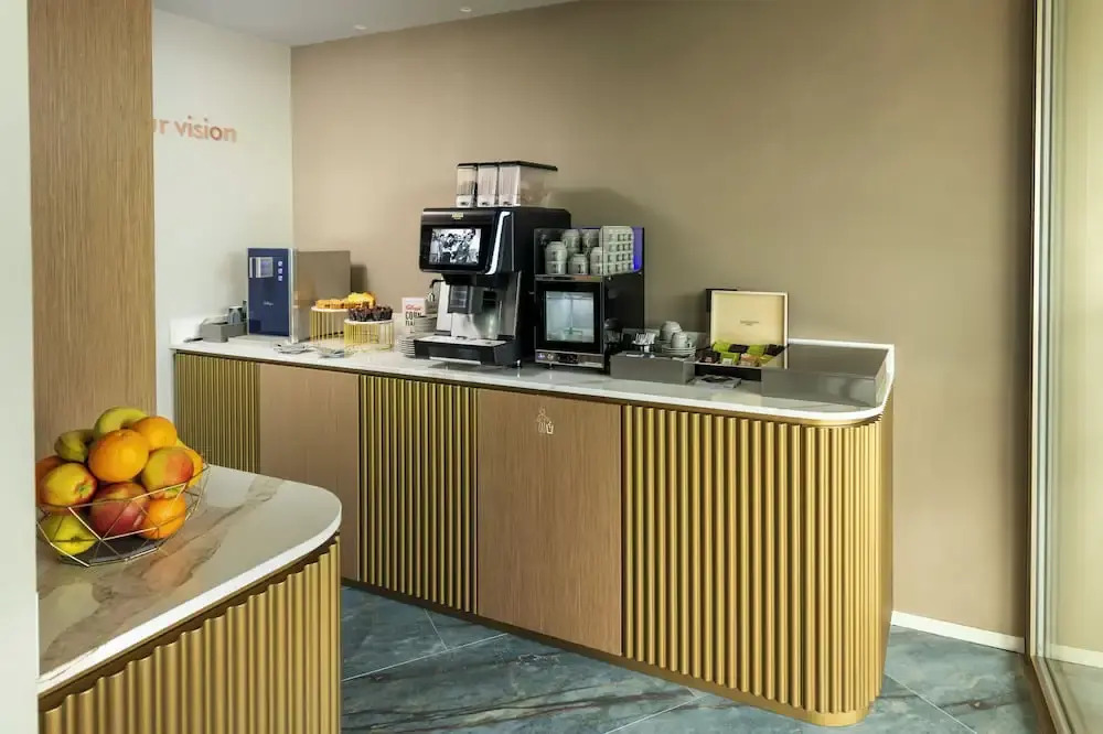 Visionair Suites & SPA-Room Only e Honesty Bar
