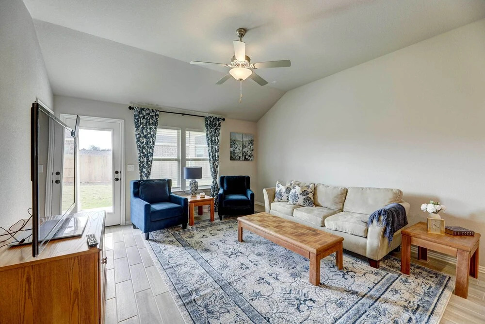 Bastrop Home w/ Yard, 28 Mi to Austin