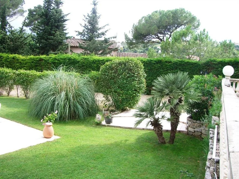 Villa Squadra