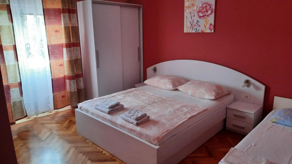 Ankica - pool & garden - A1(9)