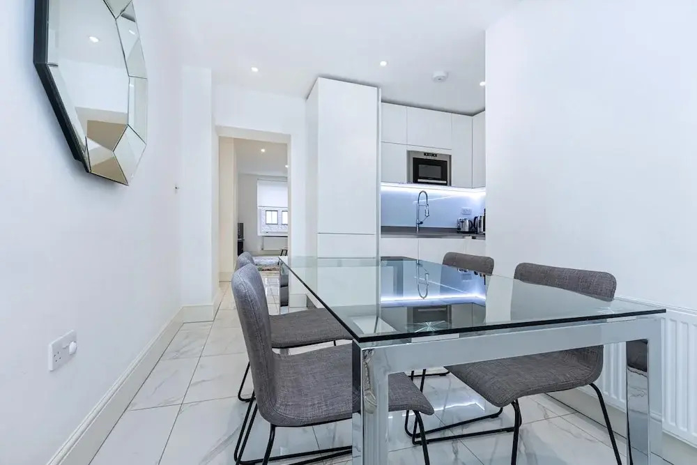 Modern Flat, Steps From Oxford Street!