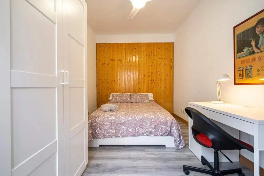 La Latina Sol. Espacioso apartamento, 12 pax