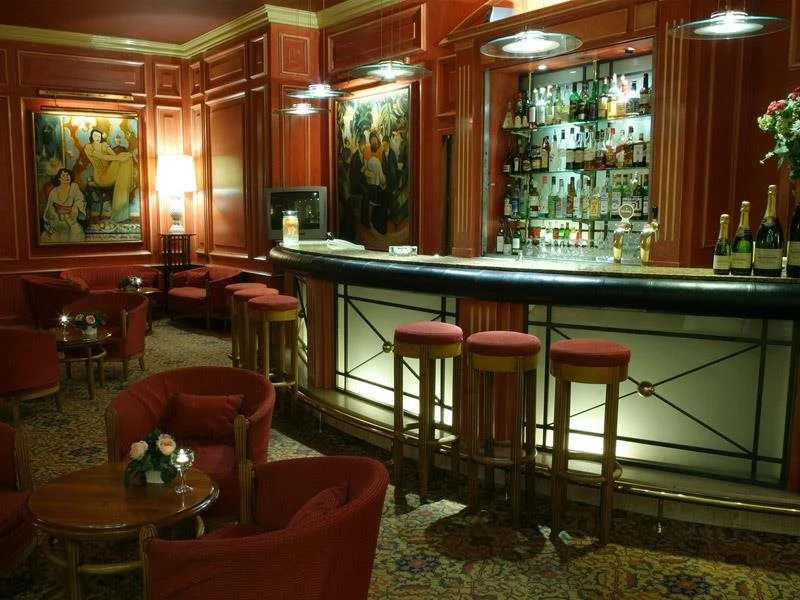 B4 Grand Hotel Lyon