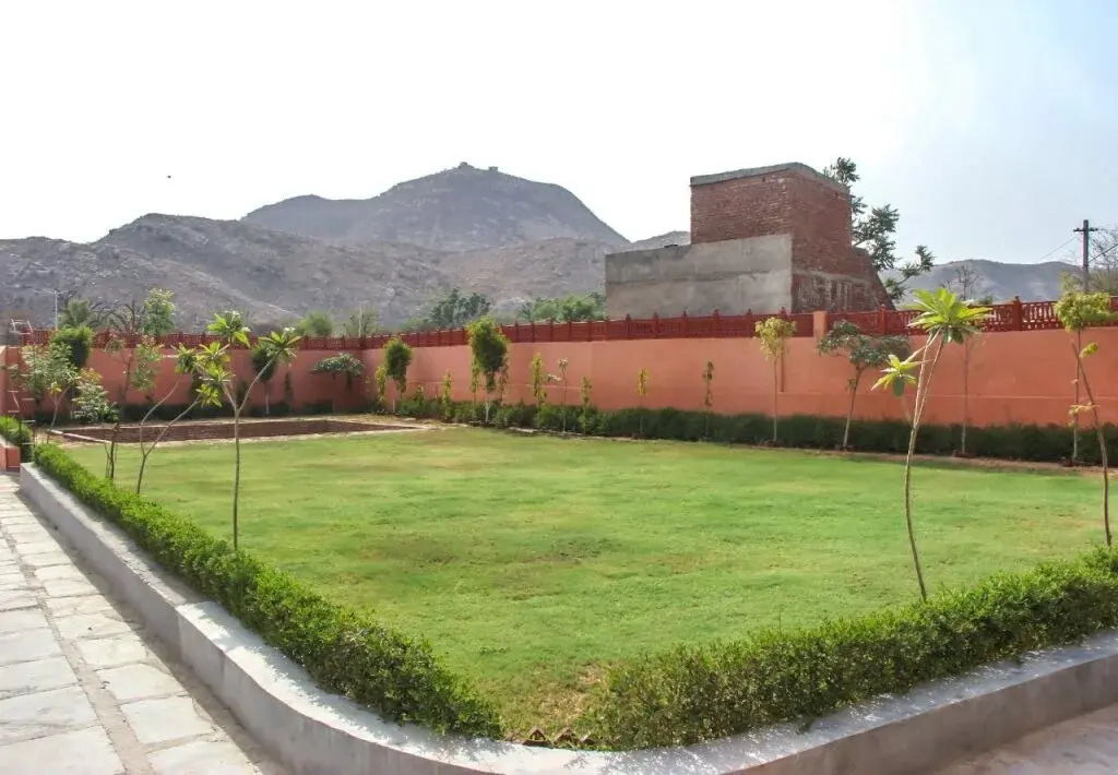 Jaipur Hotel and Resort By OYO Rooms