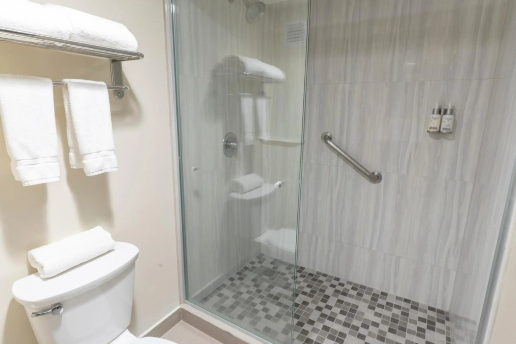 Holiday Inn Express Guadalajara Aeropuerto by IHG