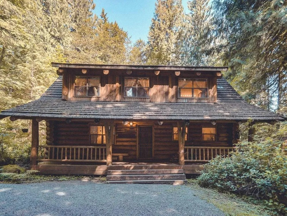 Bear Den Log Cabin