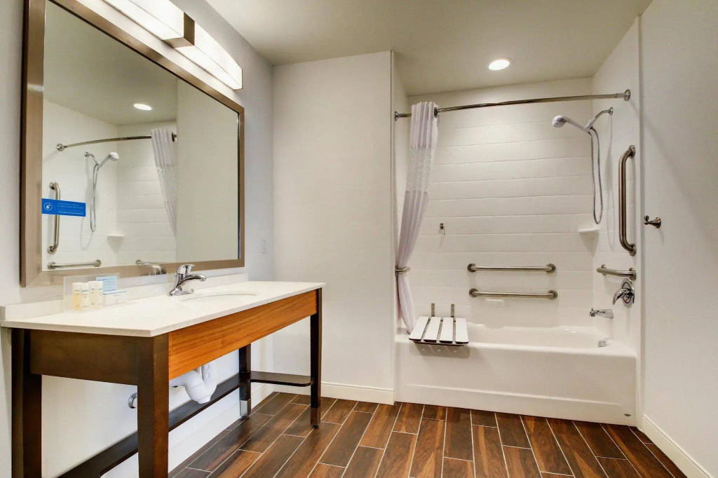 Hampton Inn & Suites Greenville Airport