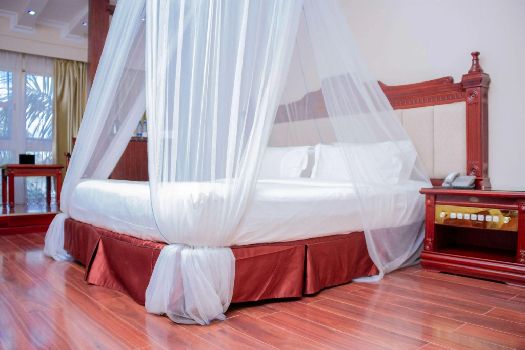 Best Western Plus Paramount Hotel
