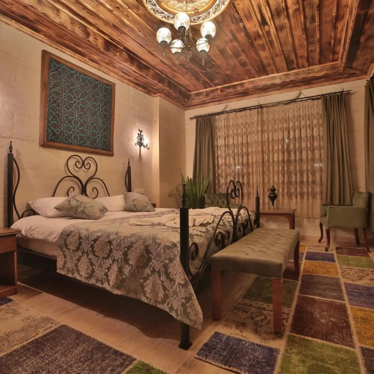 Caravanserai Inn Hotel