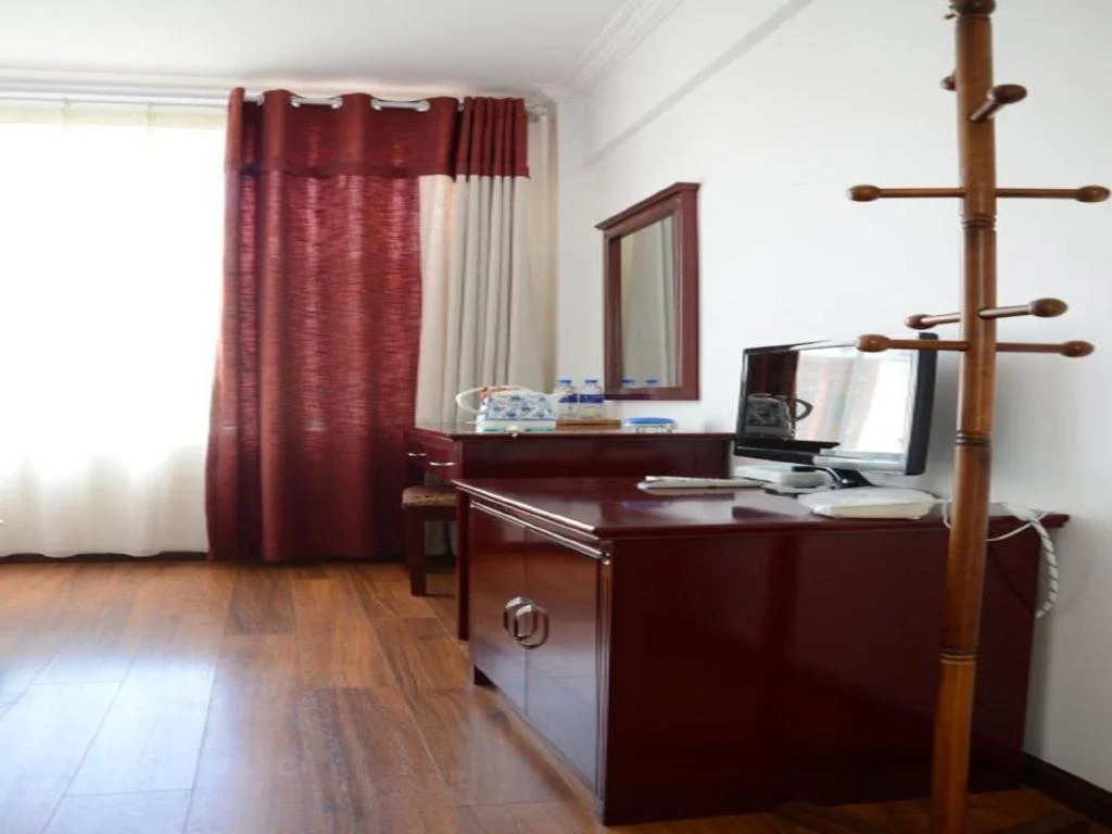 Dali Ancient Town Liubai Coffee Hostel