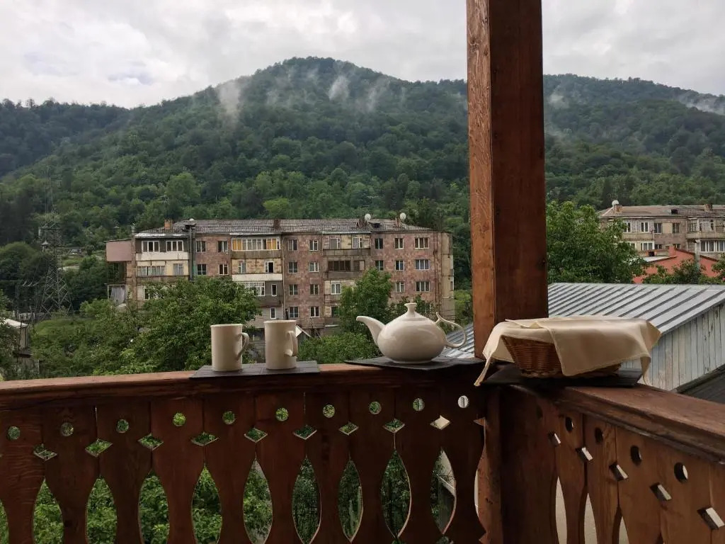 Areguni Guest House