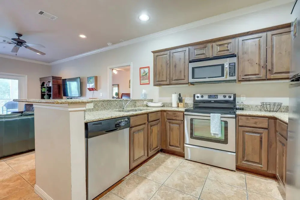 Cozy New Braunfels Condo w/ Community Pool & Grill
