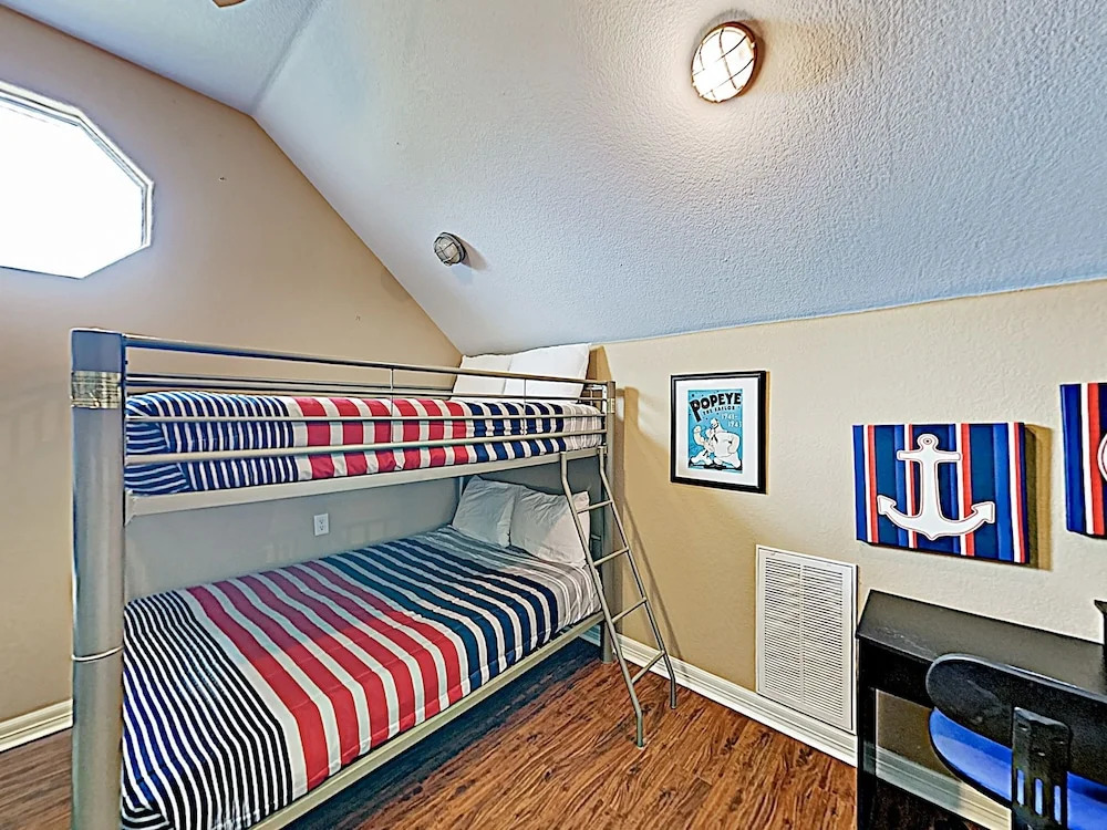 New Listing! Choice Family Getaway: Stroll To Sand 2 Bedroom Home