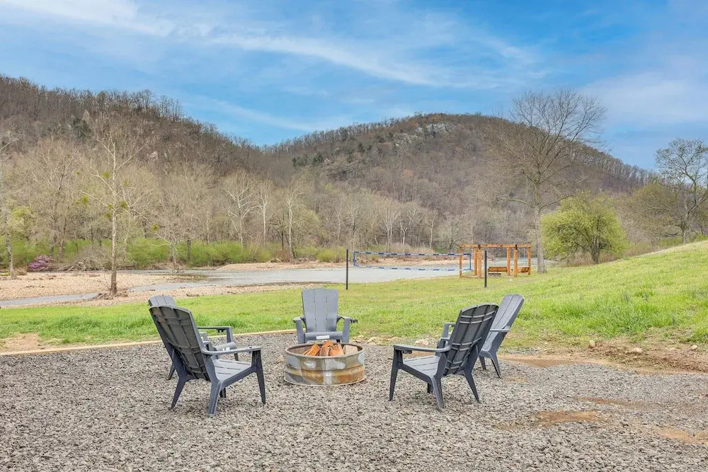 Riverfront 'caddo Shack' Home w/ Views & Fire Pit