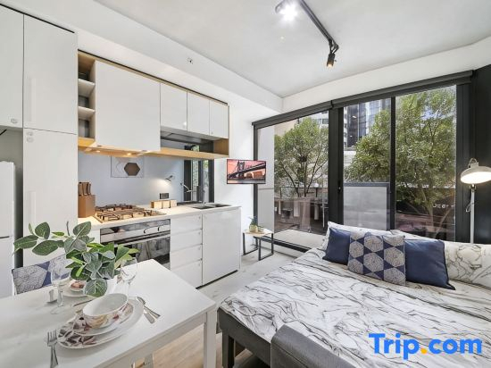 Pet-Friendly, Modern 2BR Apt, Walk to Central