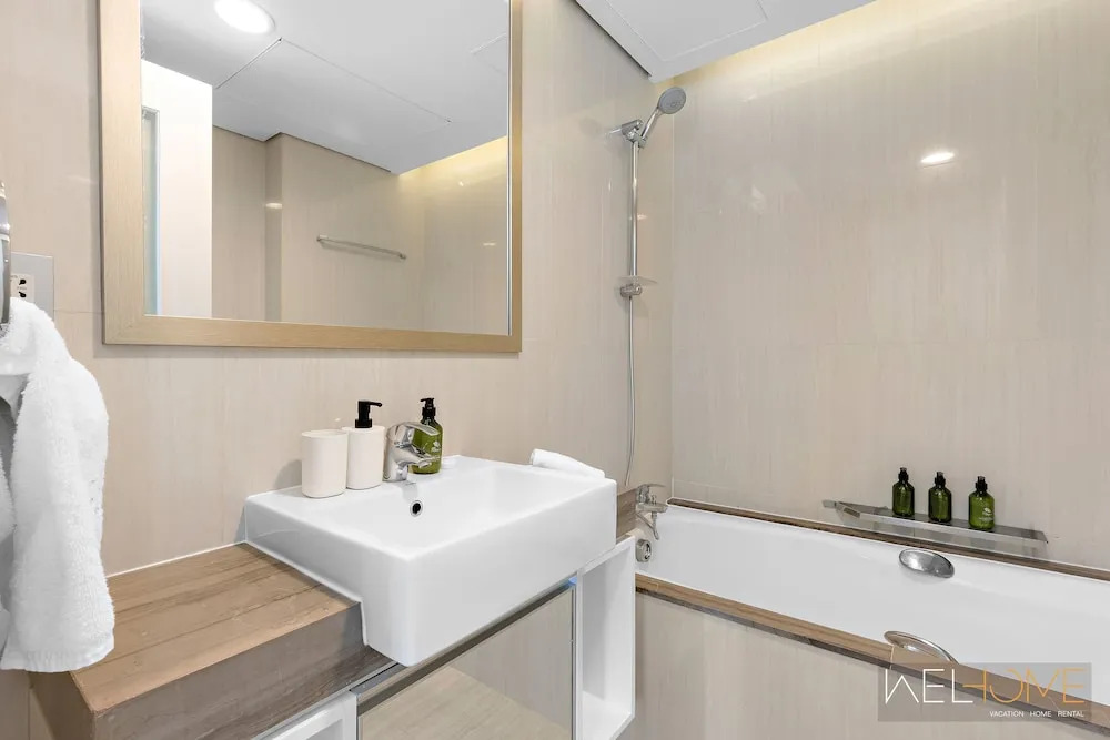 WelHome - Reem Diamond Residence