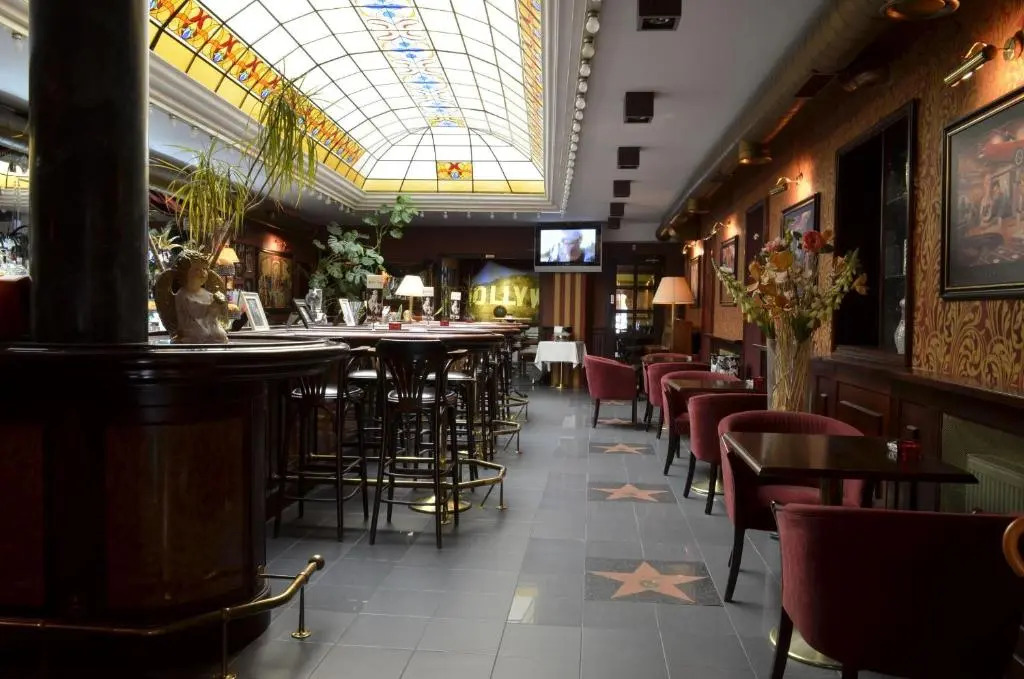 Film Hotel