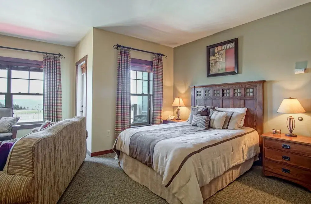 Soaring Eagle 315, Cozy Studio