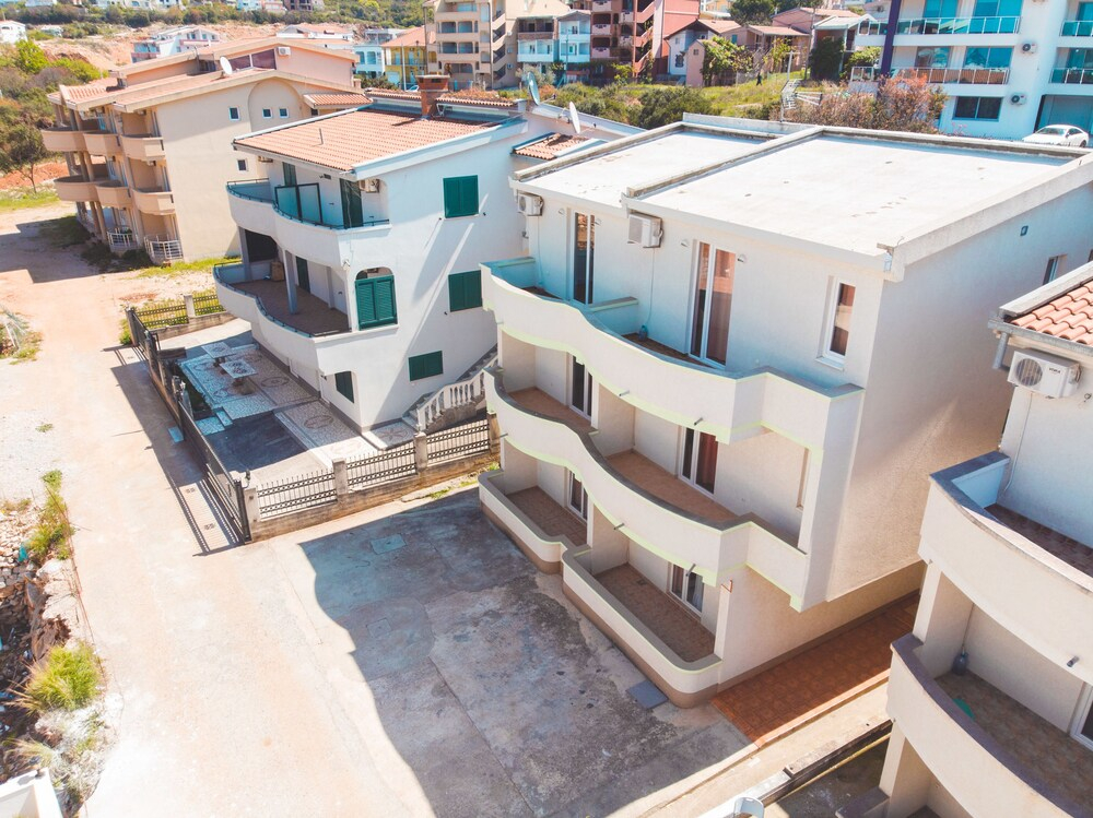 Anel Apartments