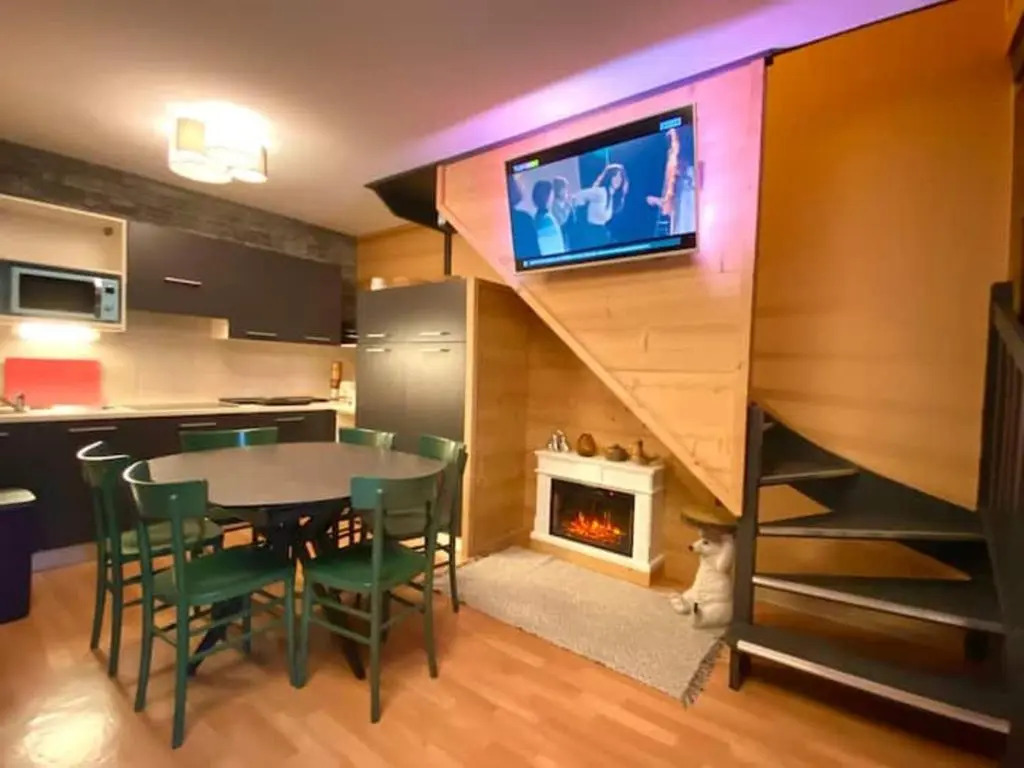 Duplex rénové - 3 CHAMBRES 8 PERS dernier étage