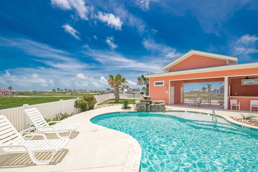 Casa De Playa Del Rey Imc4 3 Bedroom Condo by Redawning