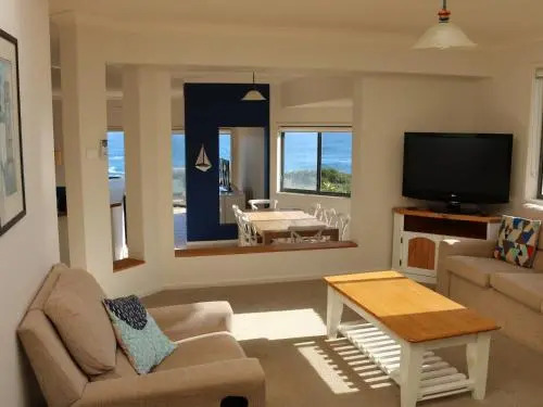 Ocean Views' 4 Ocean Street - air conditioned luxury with beautiful ocean views