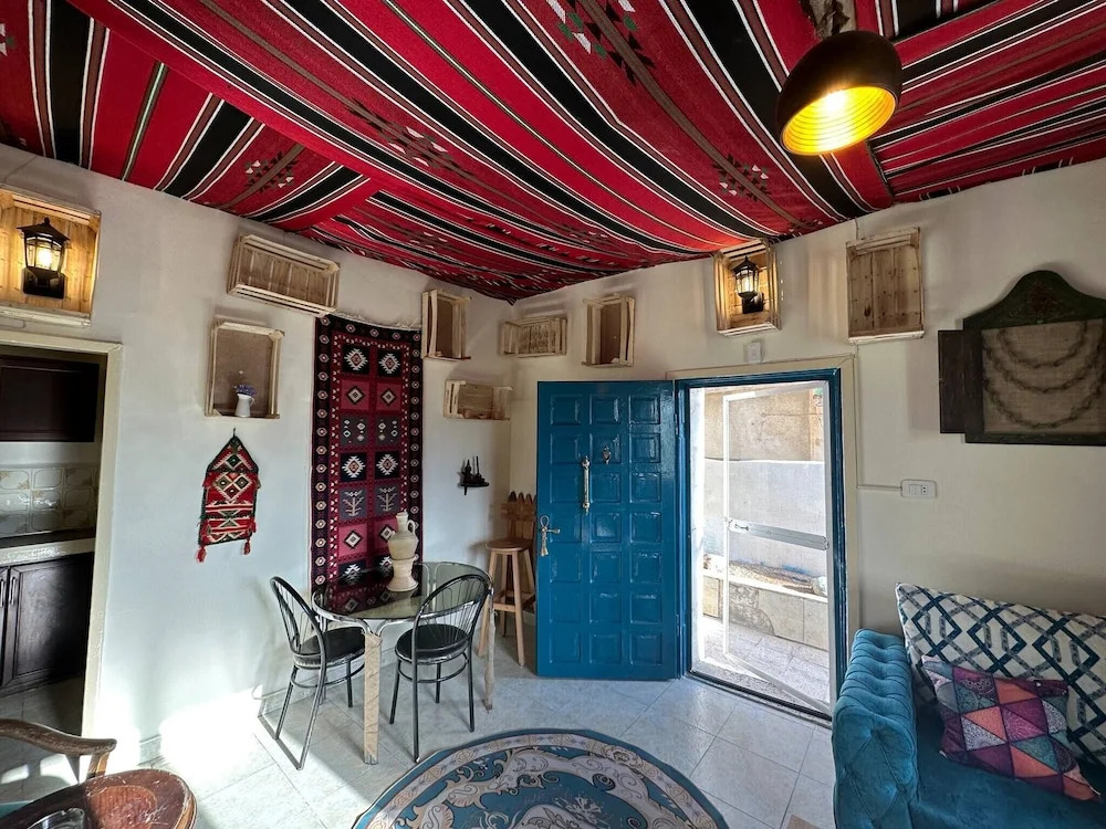 JRE Antica Old Apartment Al-lwebdeh