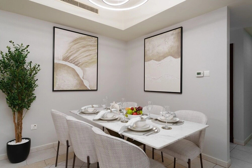 Large Flat with High Floor in Marina