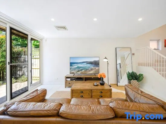 Charming Detached in North Sydney /3BR 3BA /Parking/Metro