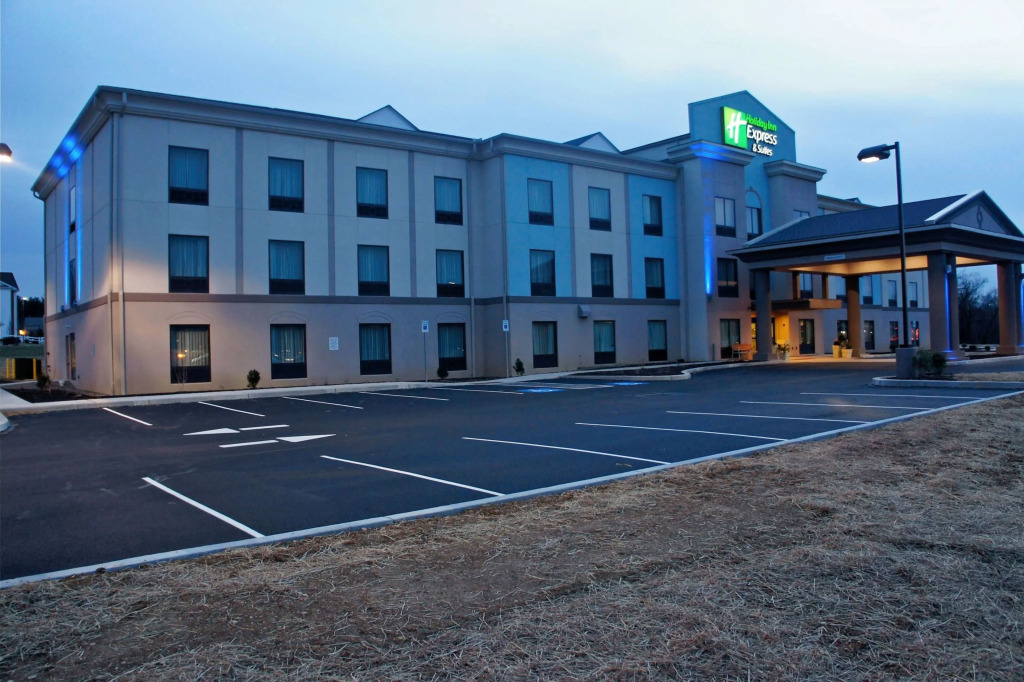 Holiday Inn Express & Suites Northeast by IHG