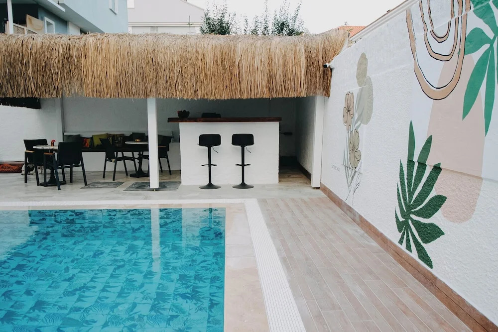 LETRO MAISON ALACATI HOTEL