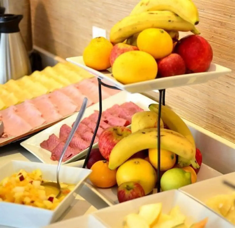 Real Colonia Hotel & Suites