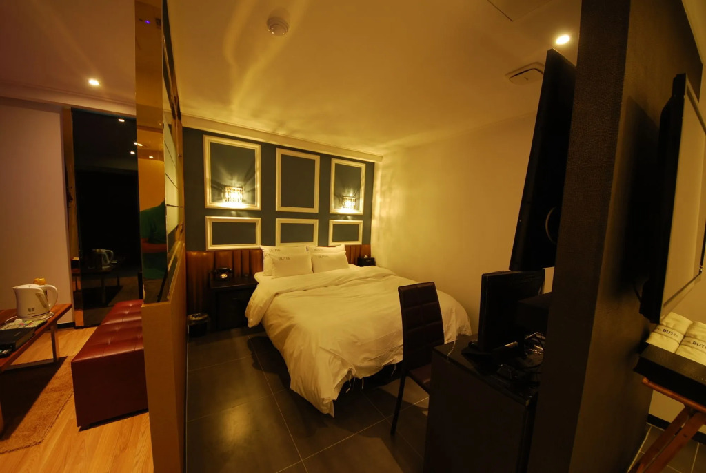 Hotel BUTI &