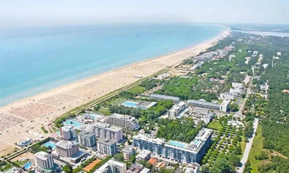 Apartment near Lungomare Trieste for 7