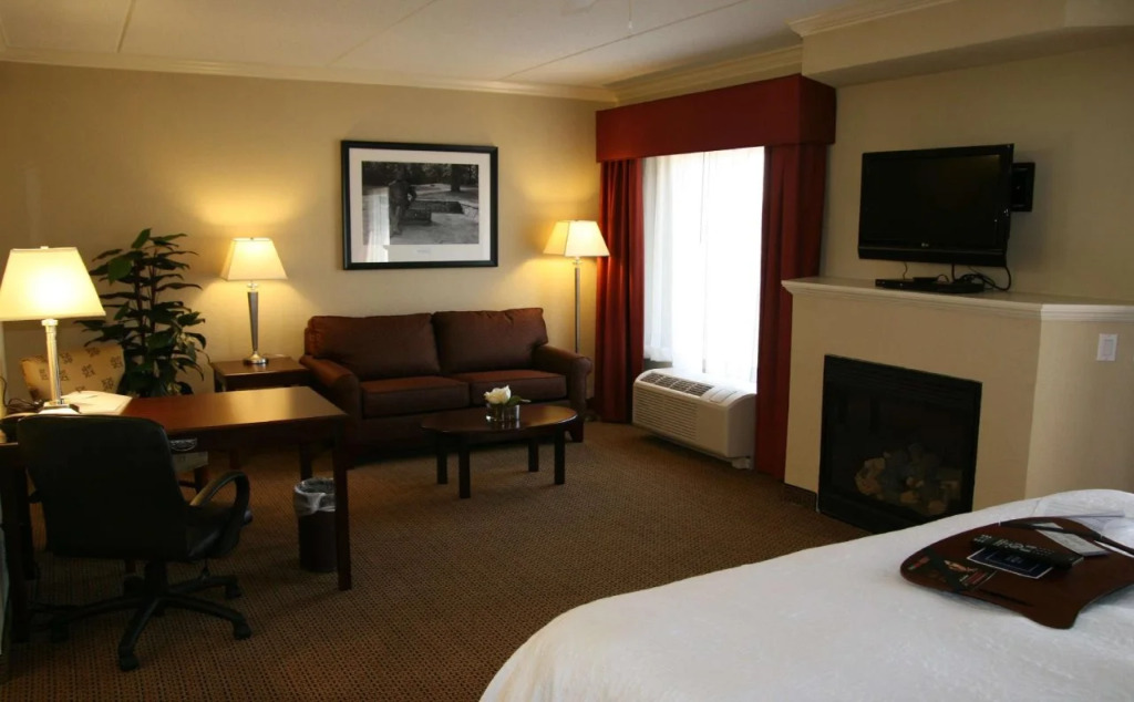 Hampton Inn & Suites Lanett-I-85