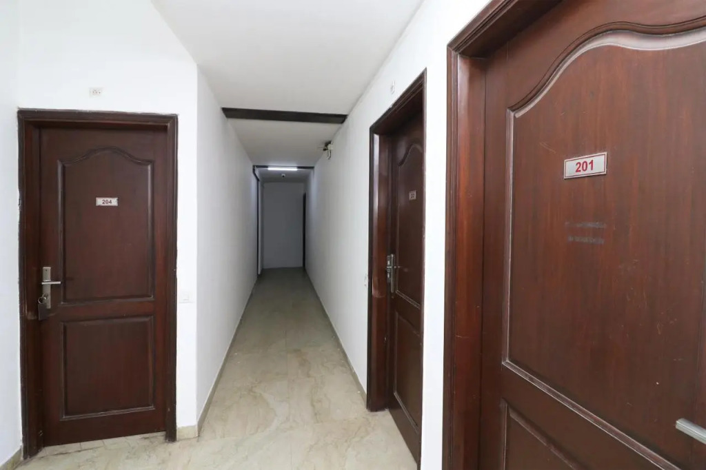 HOTEL JASHN INN Near Apollo Hospital