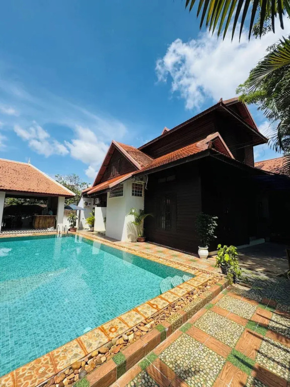 Platinum Haven Hostel & Gardens