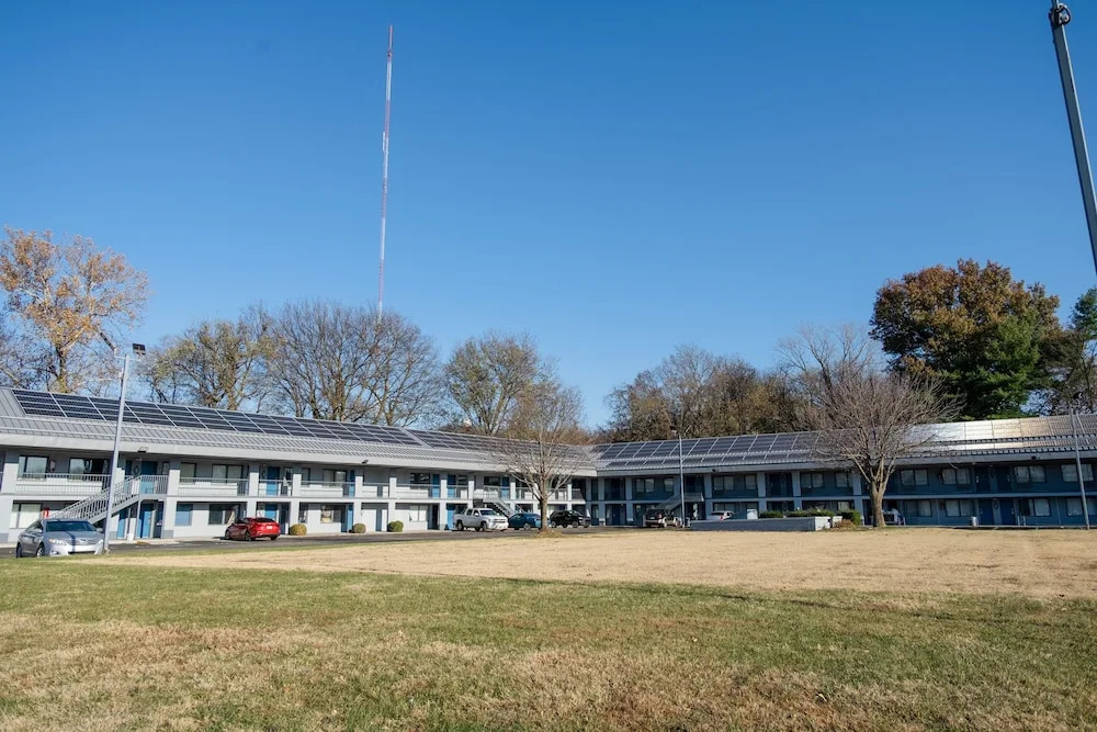 Economy Inn & Suites