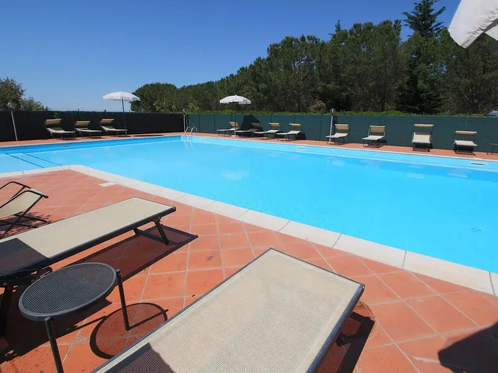 Beautiful Farmhouse With Pool