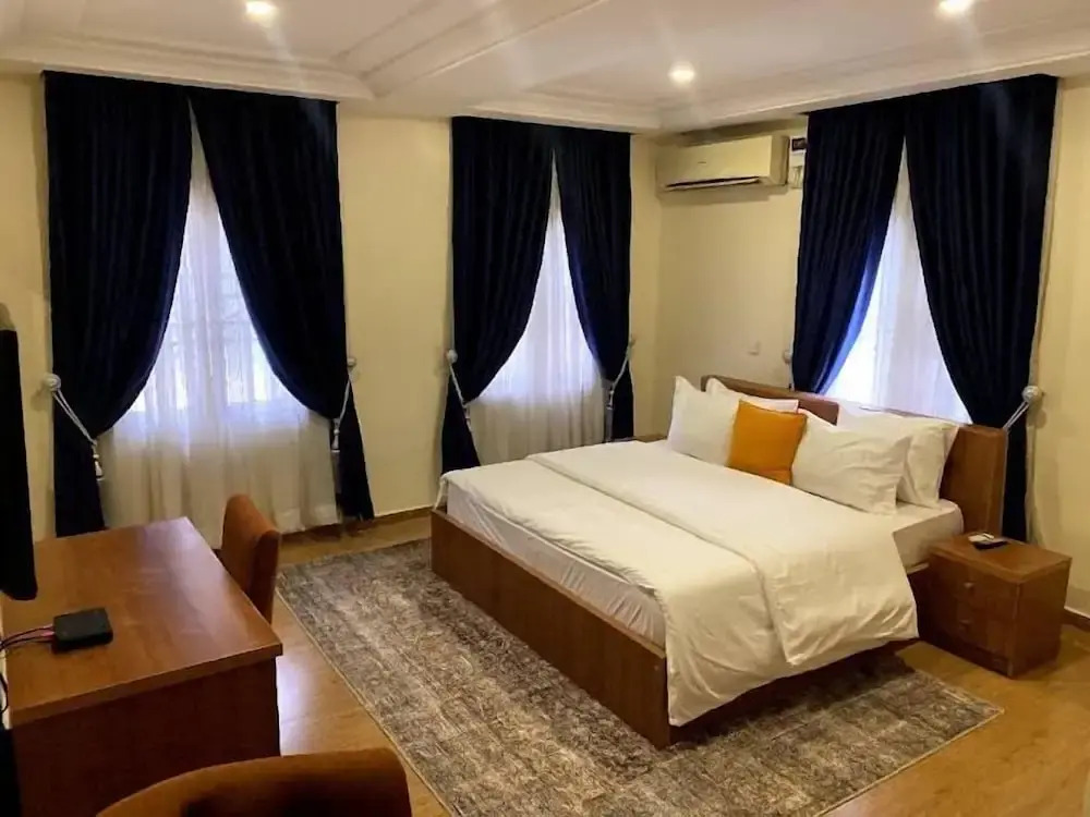 Okin Apartment