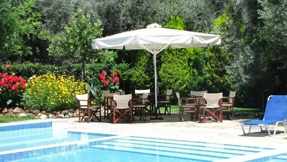Palirria Hotel & Studios