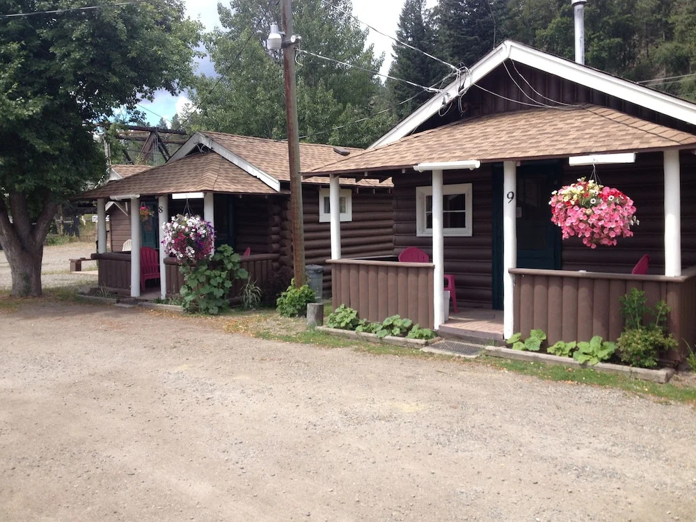 Riverside Cabins