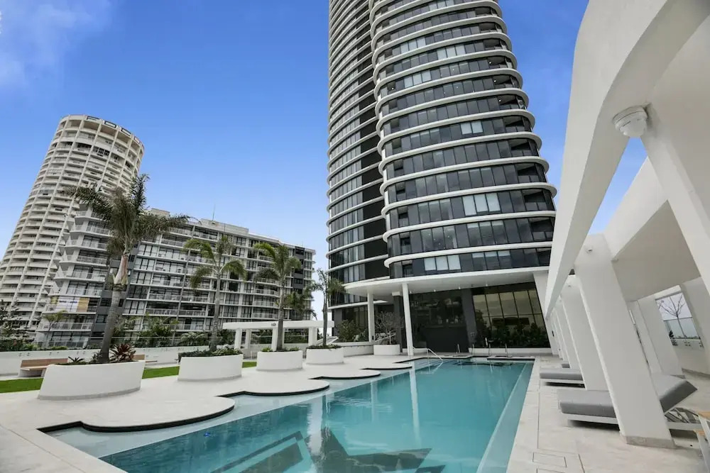 Oceanfront 3-bed With Stunning Views, Pool & Sauna