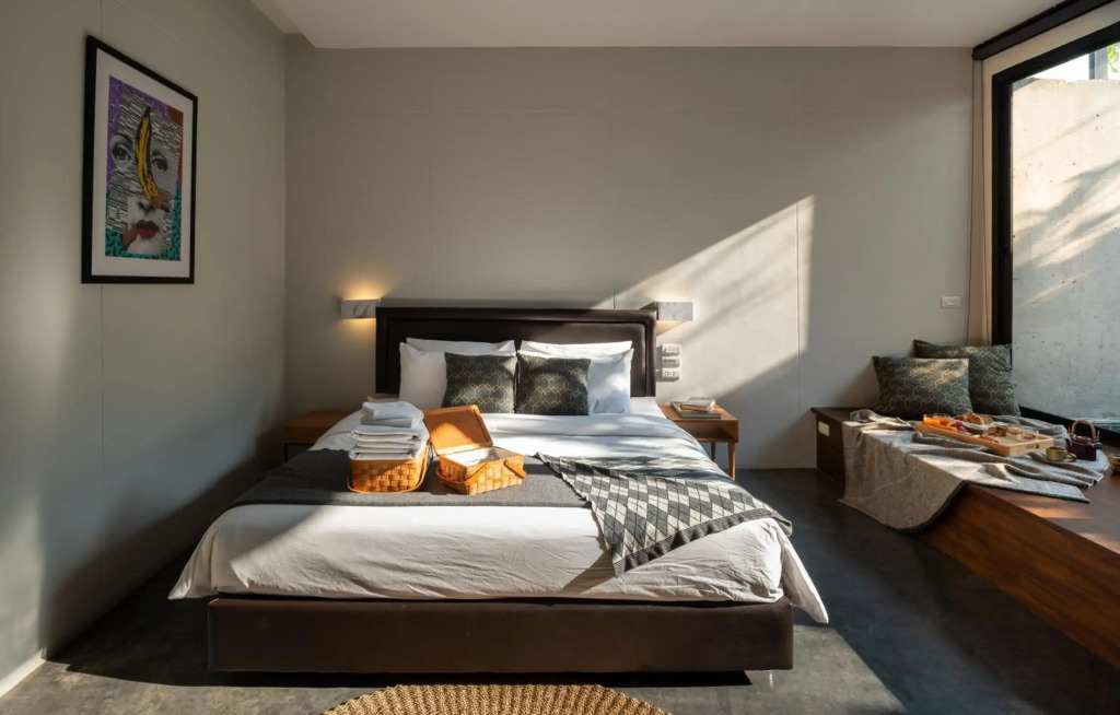 Cherlock hotel
