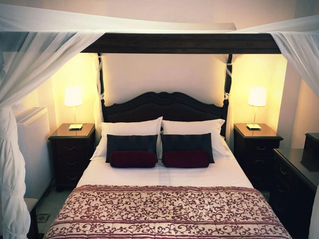 Porto Kalyves Seaside Aparthotel