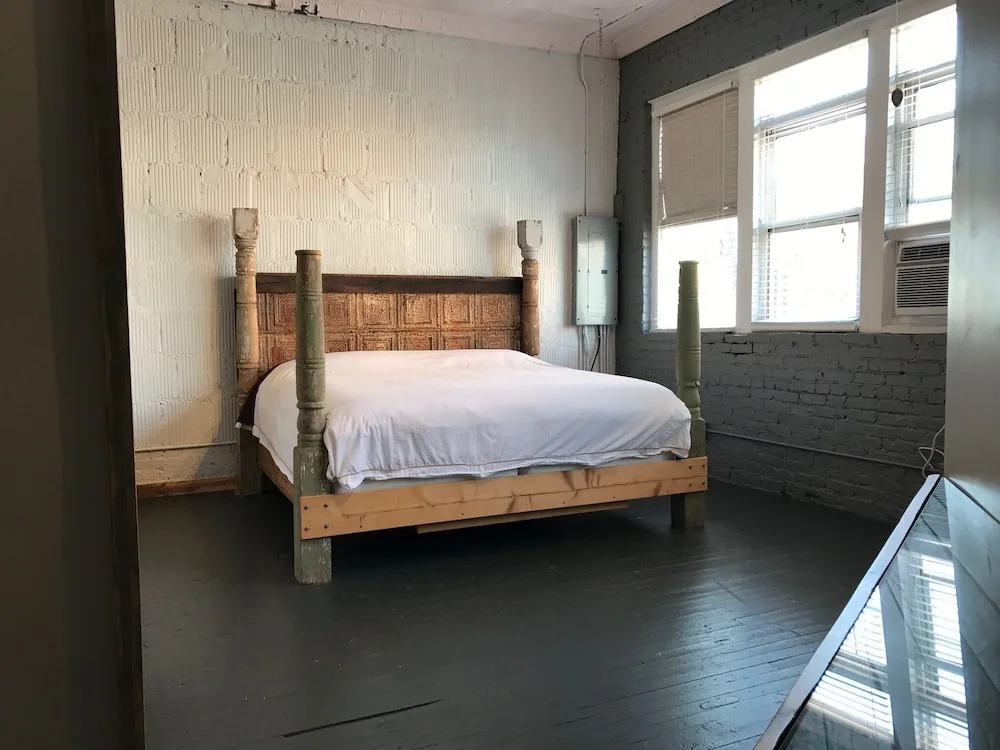 Handsome Chic Loft